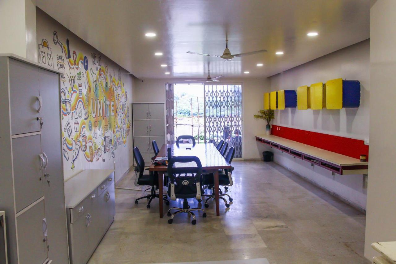 Urban Nomads Pune Riverside Colive Cowork Pansiyon Dış mekan fotoğraf